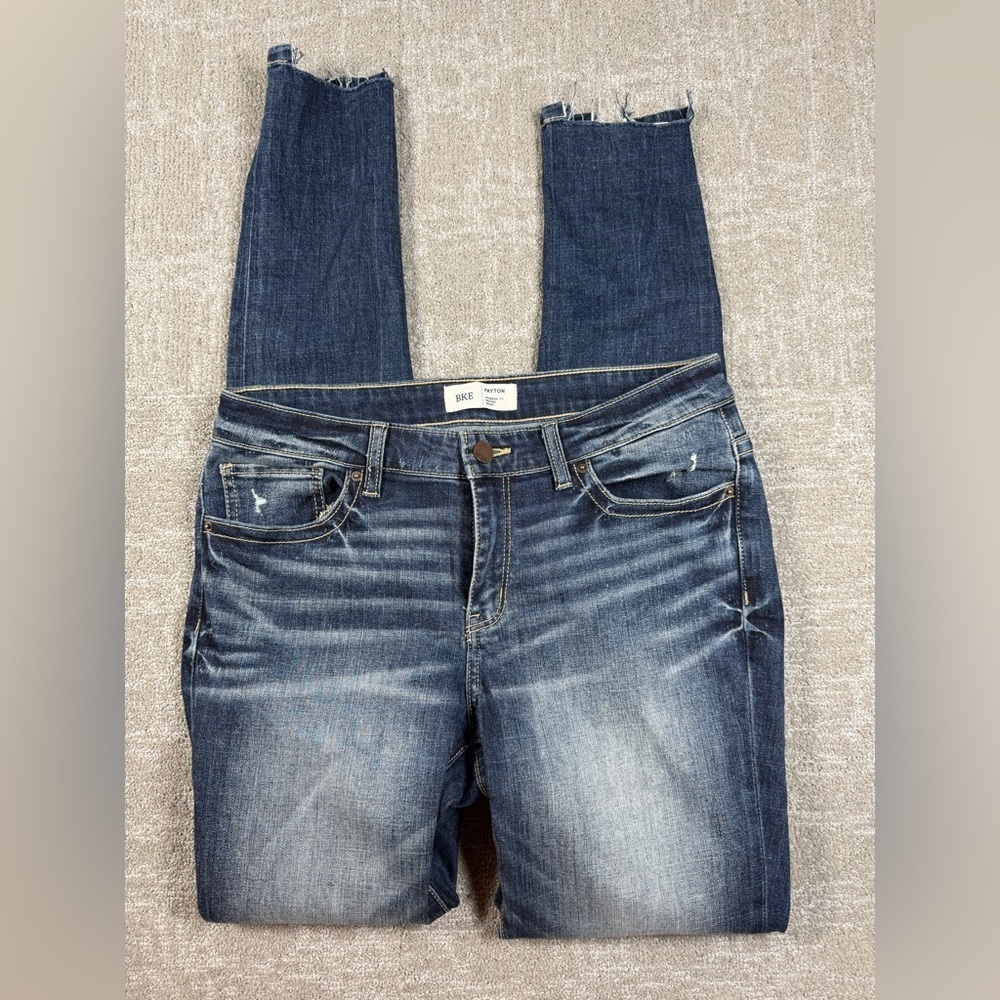 BKE Buckle Payton Mid Rise Skinny Raw Hem Women Jean Size 29x31.5